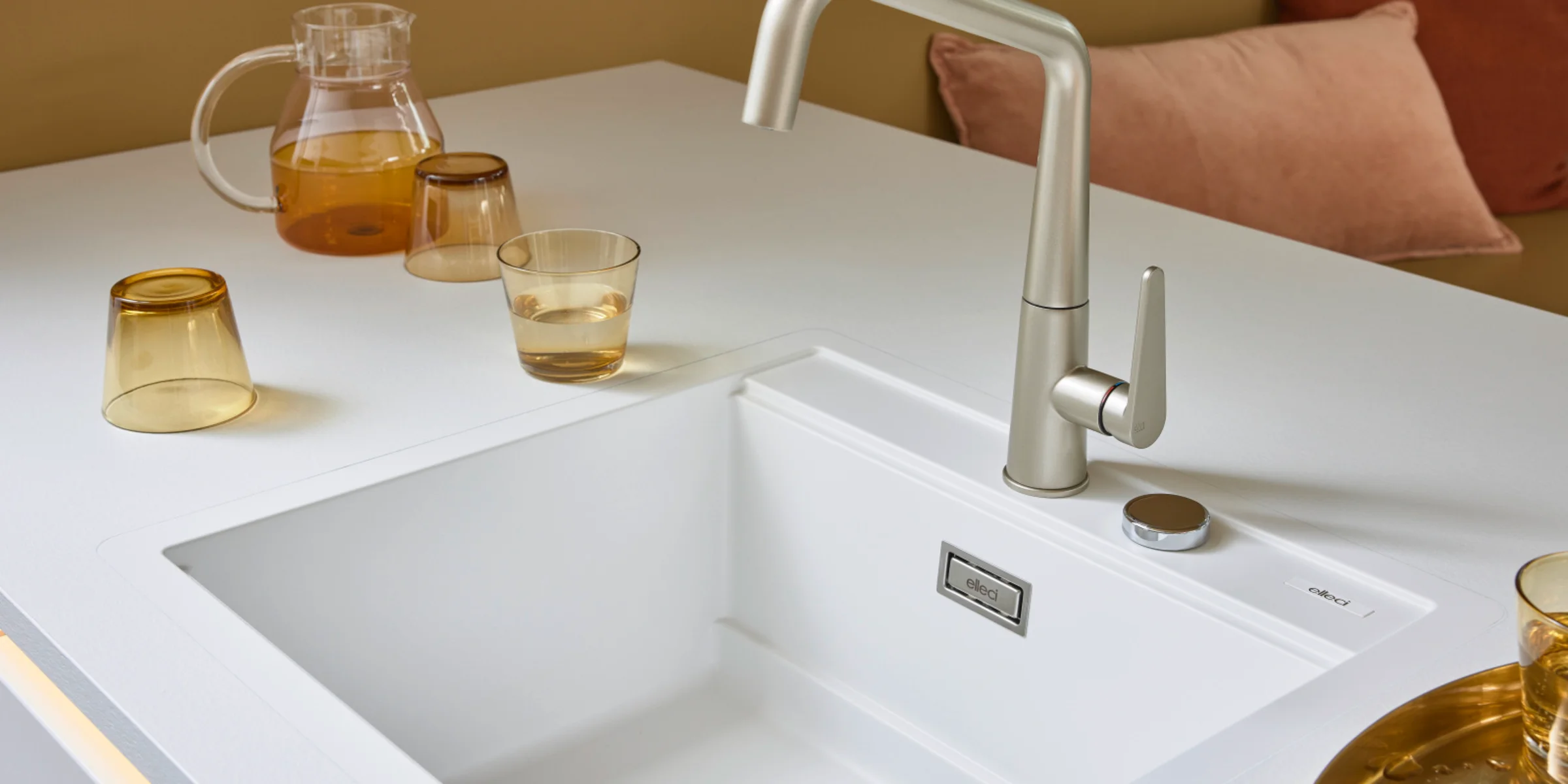 Lavello da cucina moderno con design funzionale