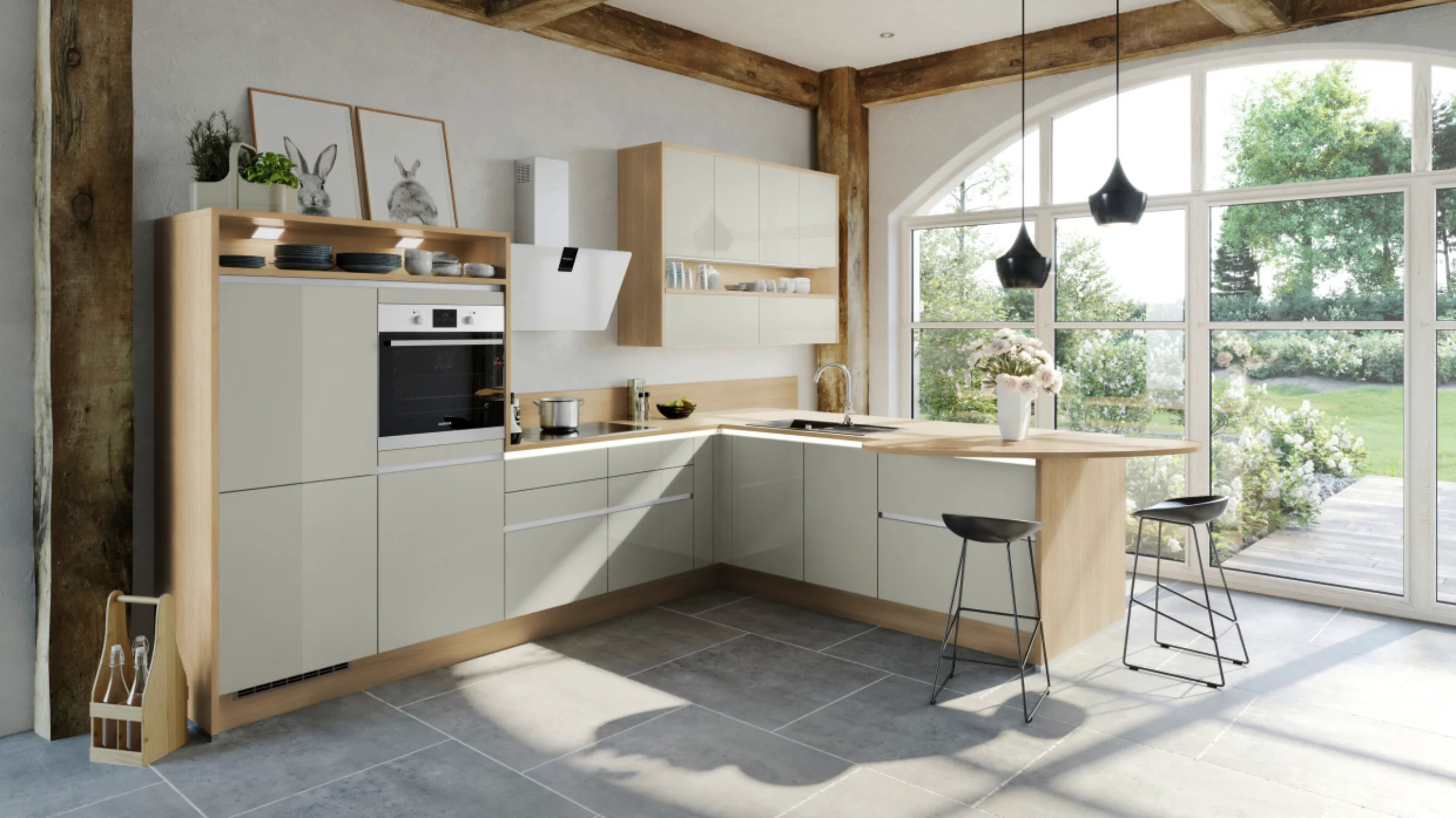 Eine moderne Küche mit Holzdetails und großen Fenstern, Express Küchen.
