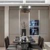 Sala da pranzo elegante con design moderno e mobili di stile di Nolte Living.