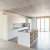 Cucina moderna con isola e grandi finestre, Nolte Kitchen.
