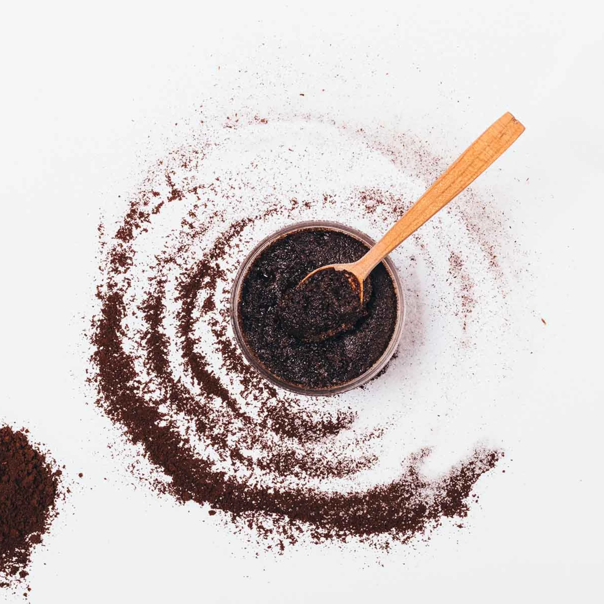 Istruzioni per uno scrub fatto in casa con fondi di caffè
