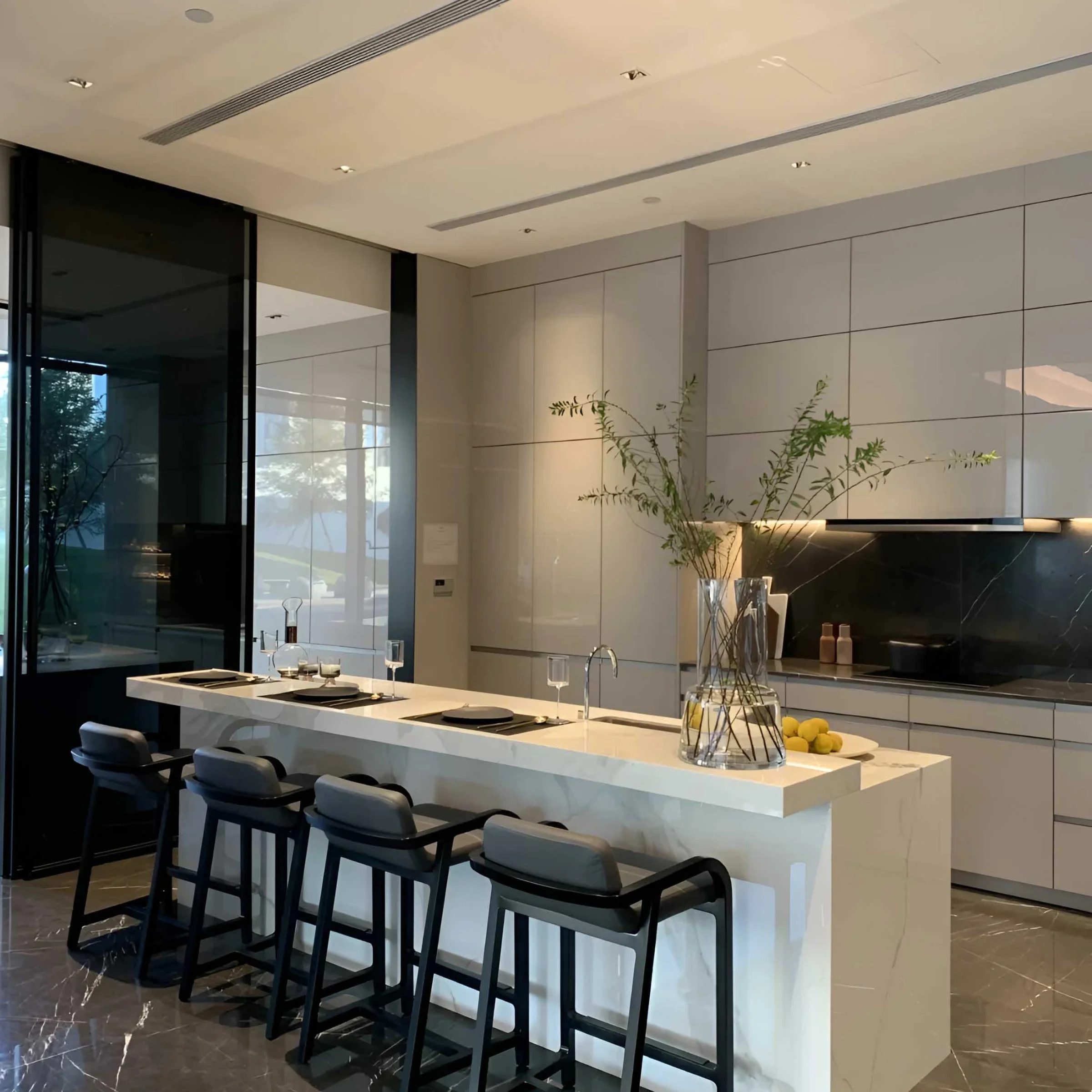 Cucina moderna con isola e sgabelli da bar, design di Nolte Kitchen.