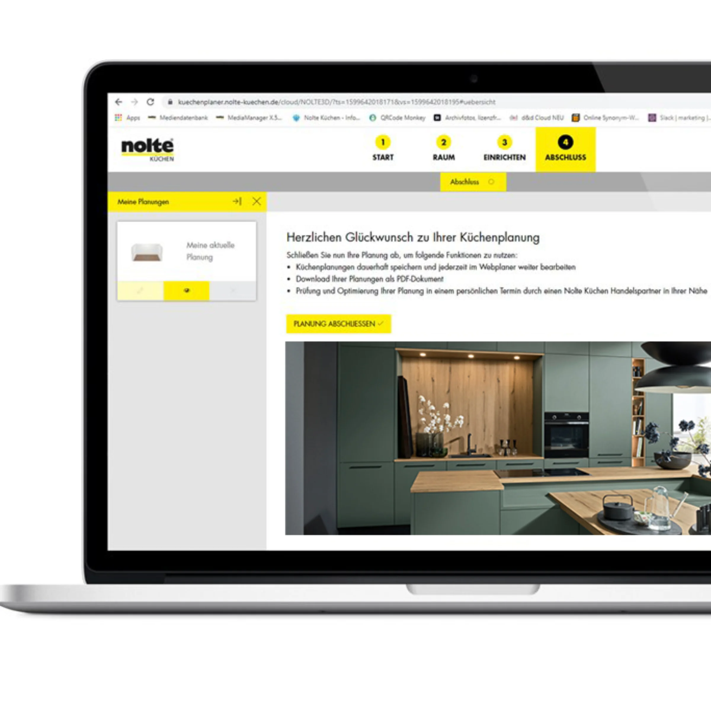 Cucina moderna in legno e toni grigi di Nolte Kitchen mostrata su un laptop.