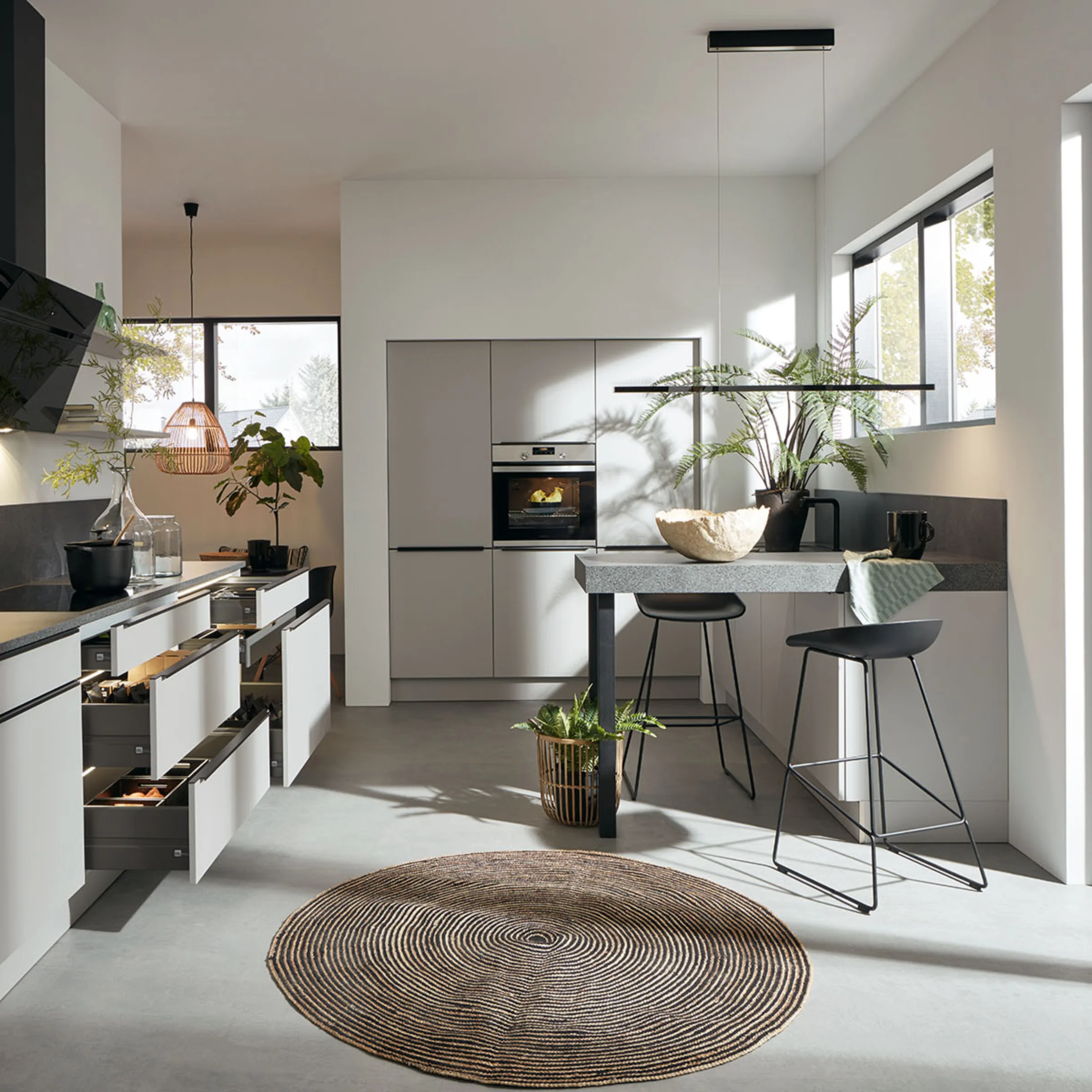 Cucina moderna e luminosa con arredi eleganti. Nolte Küchen.