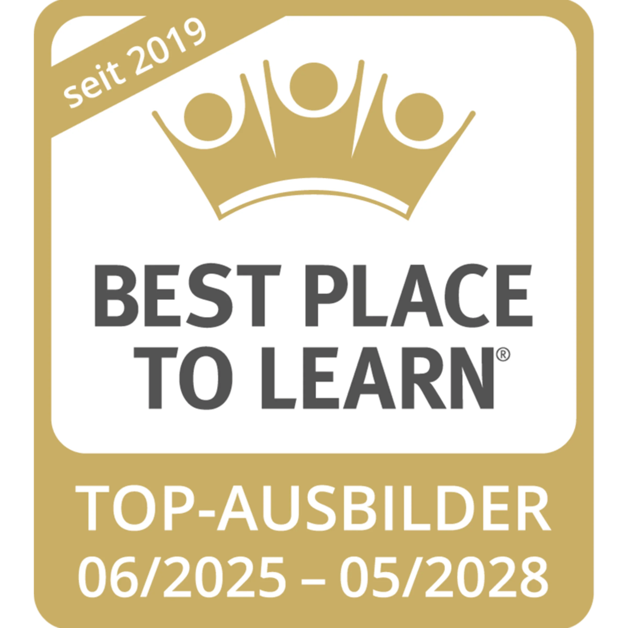 Emblema dorato con la scritta "Best Place to Learn" e "Top-Ausbilder 06/2025 - 05/2028".
