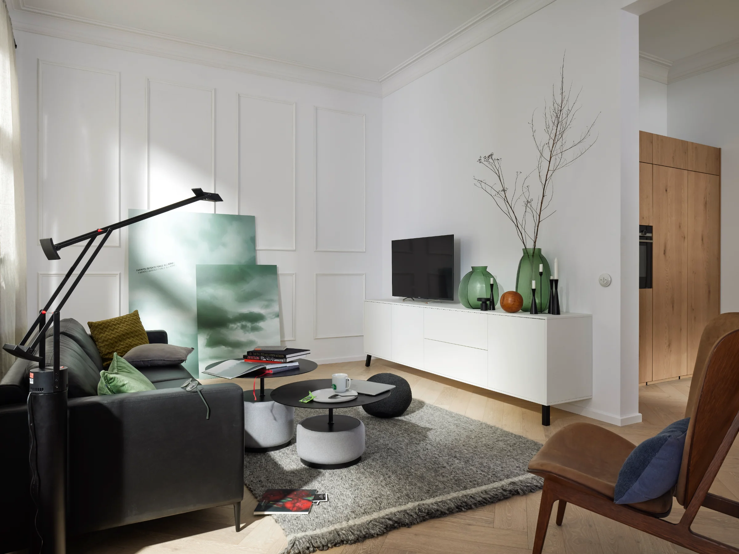 Un moderno soggiorno con mobili e decorazioni eleganti, Nolte Living.